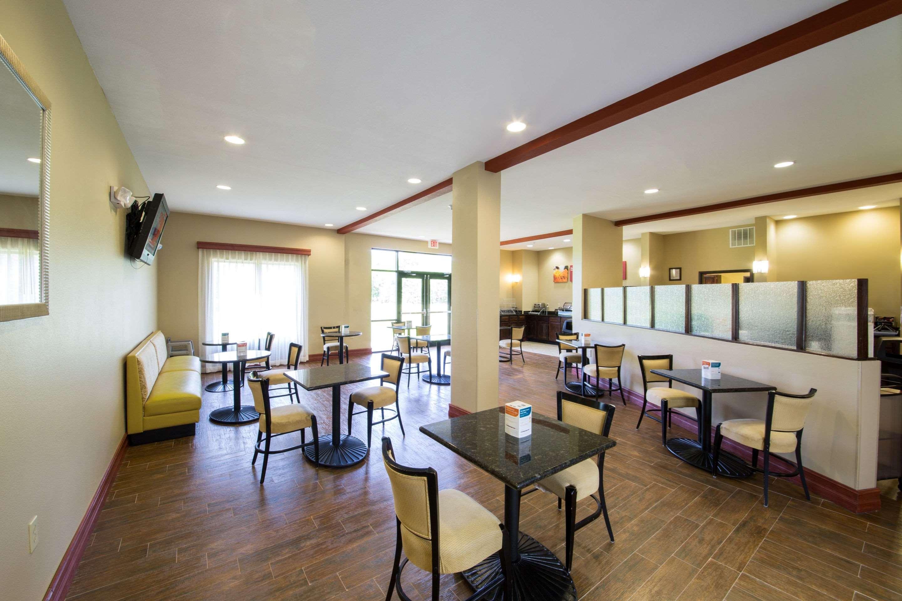 Comfort Suites Airport South Montgomery Exteriér fotografie