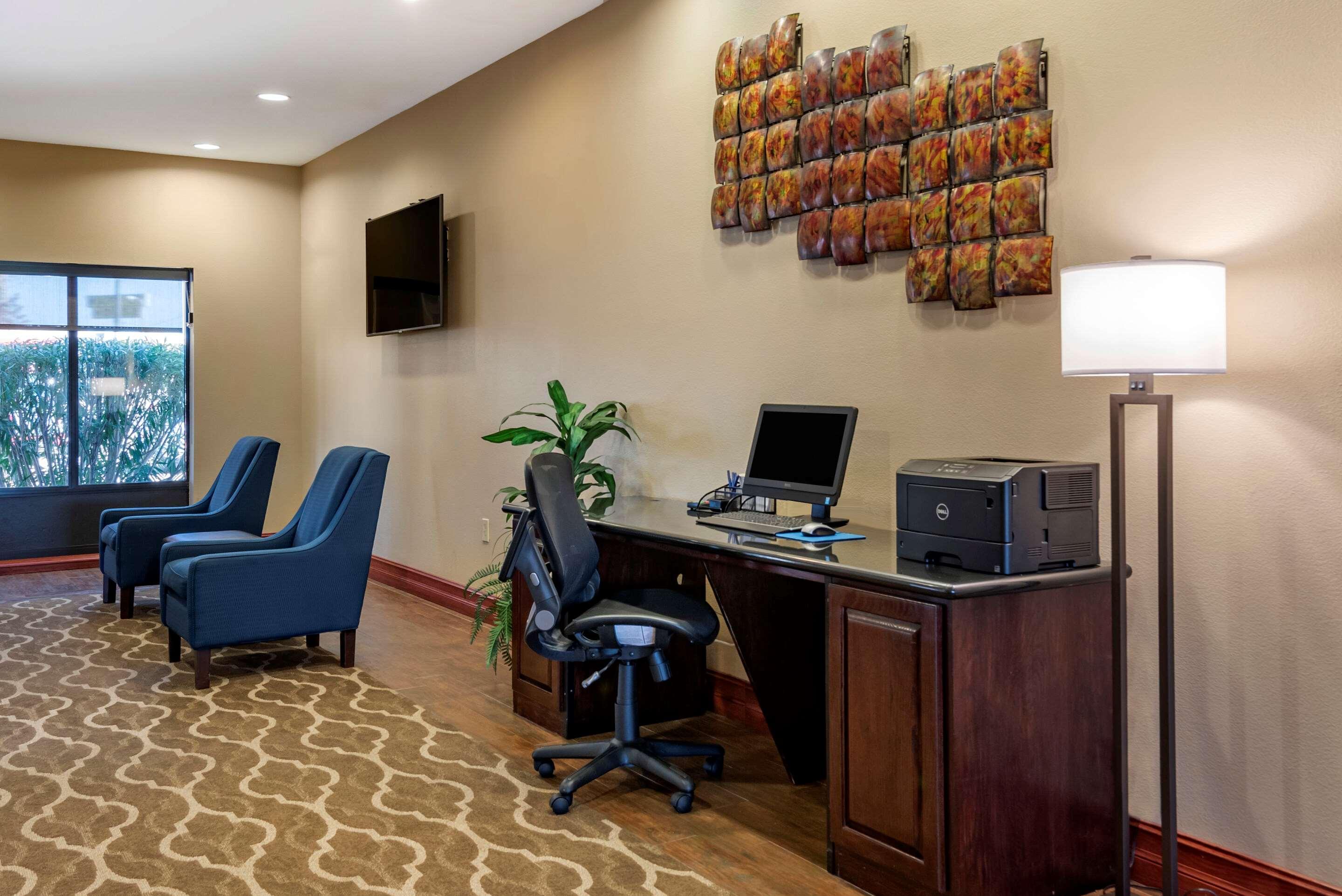 Comfort Suites Airport South Montgomery Exteriér fotografie