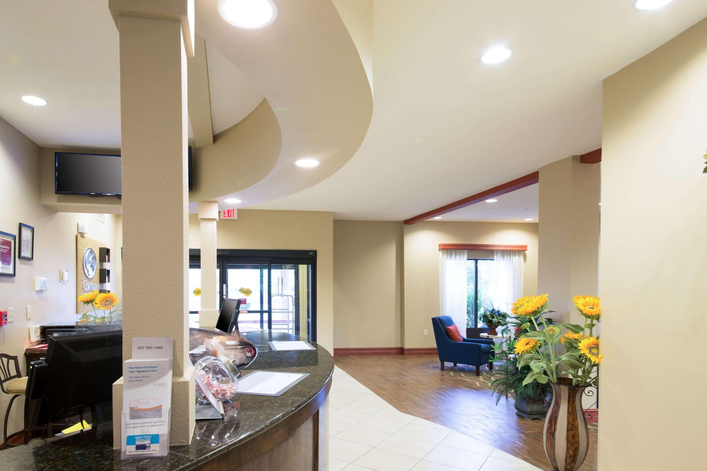 Comfort Suites Airport South Montgomery Exteriér fotografie