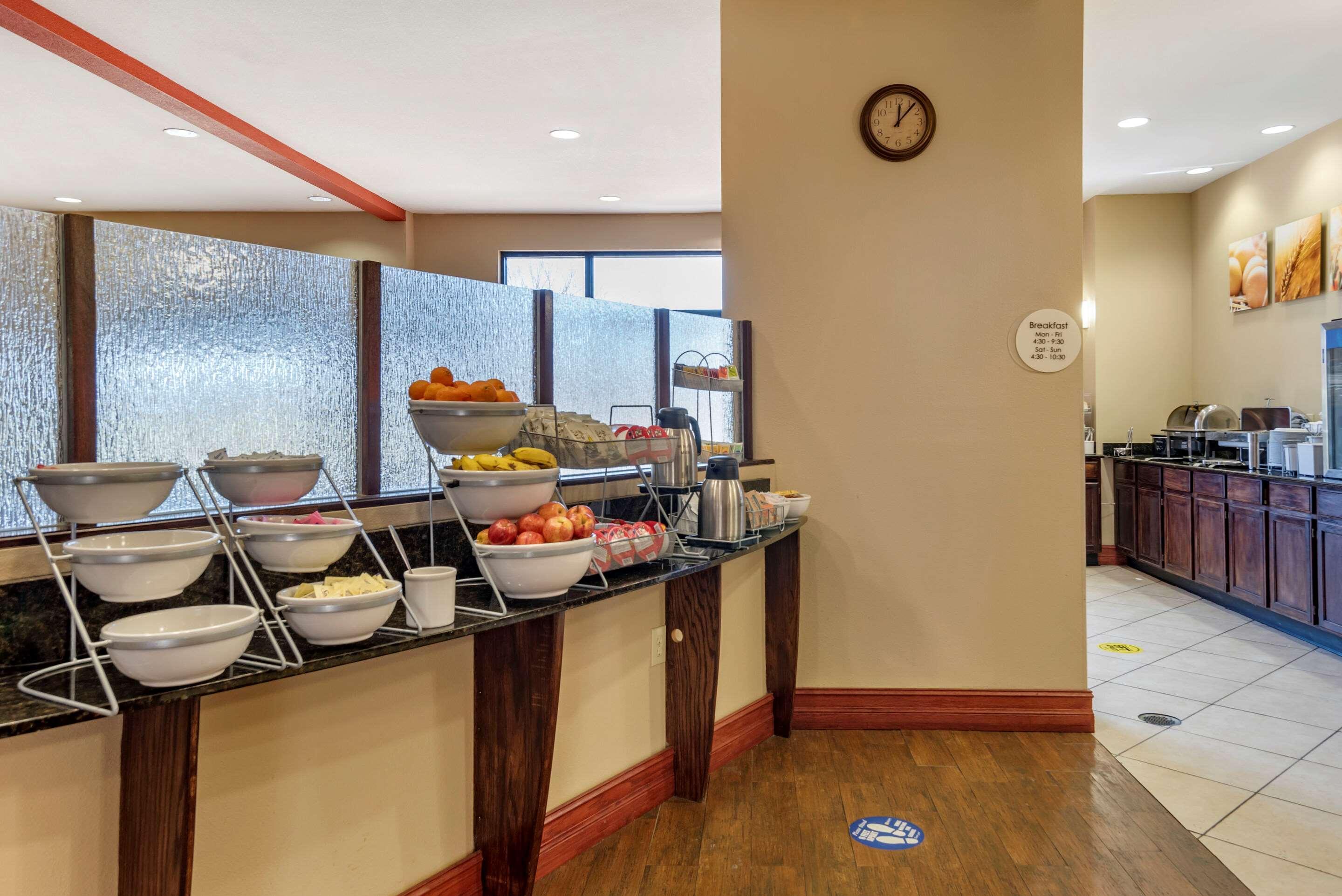 Comfort Suites Airport South Montgomery Exteriér fotografie