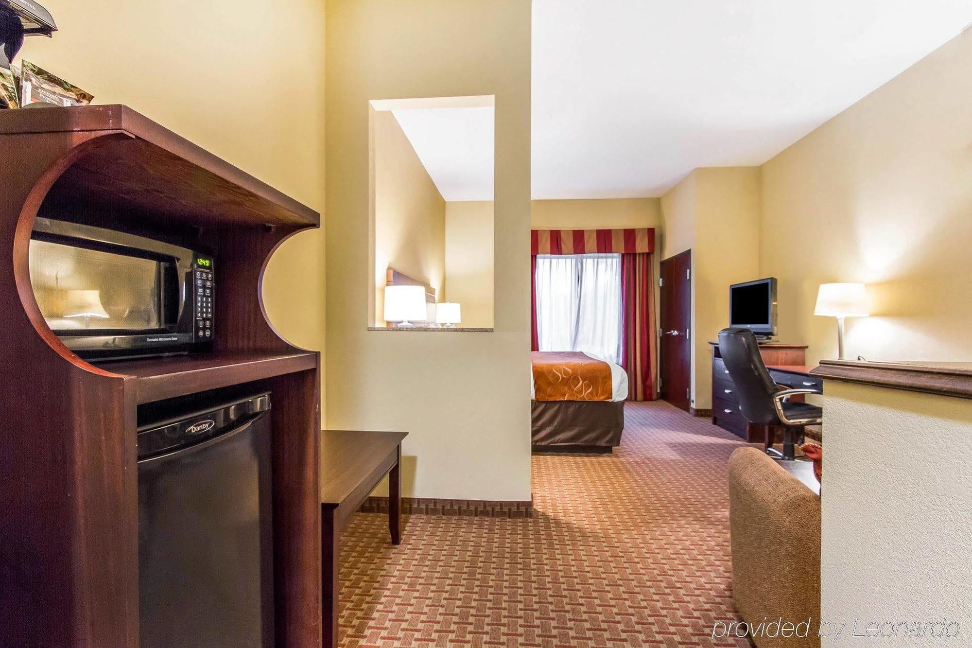 Comfort Suites Airport South Montgomery Exteriér fotografie